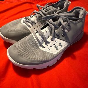Under Armour Sneakers EUC
